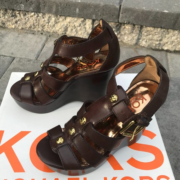 MICHAEL KORS VICTORIA STYLE BROWN PLATFORM WEDGE SANDAL SIZE 5 - Picture 2 of 10